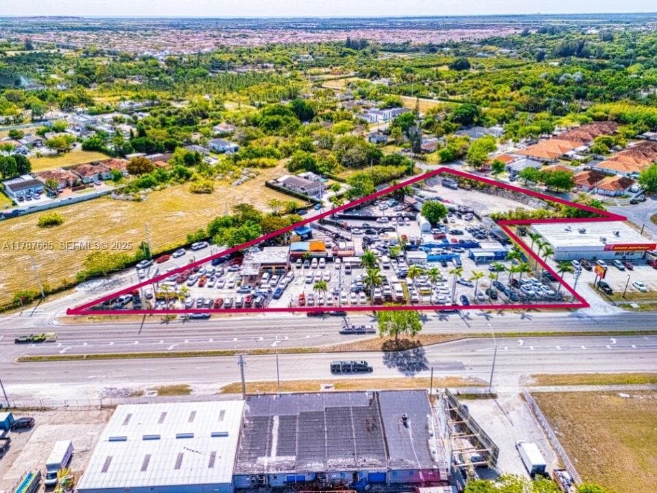 22825 S Dixie Hwy, Miami FL 33170 photo 2