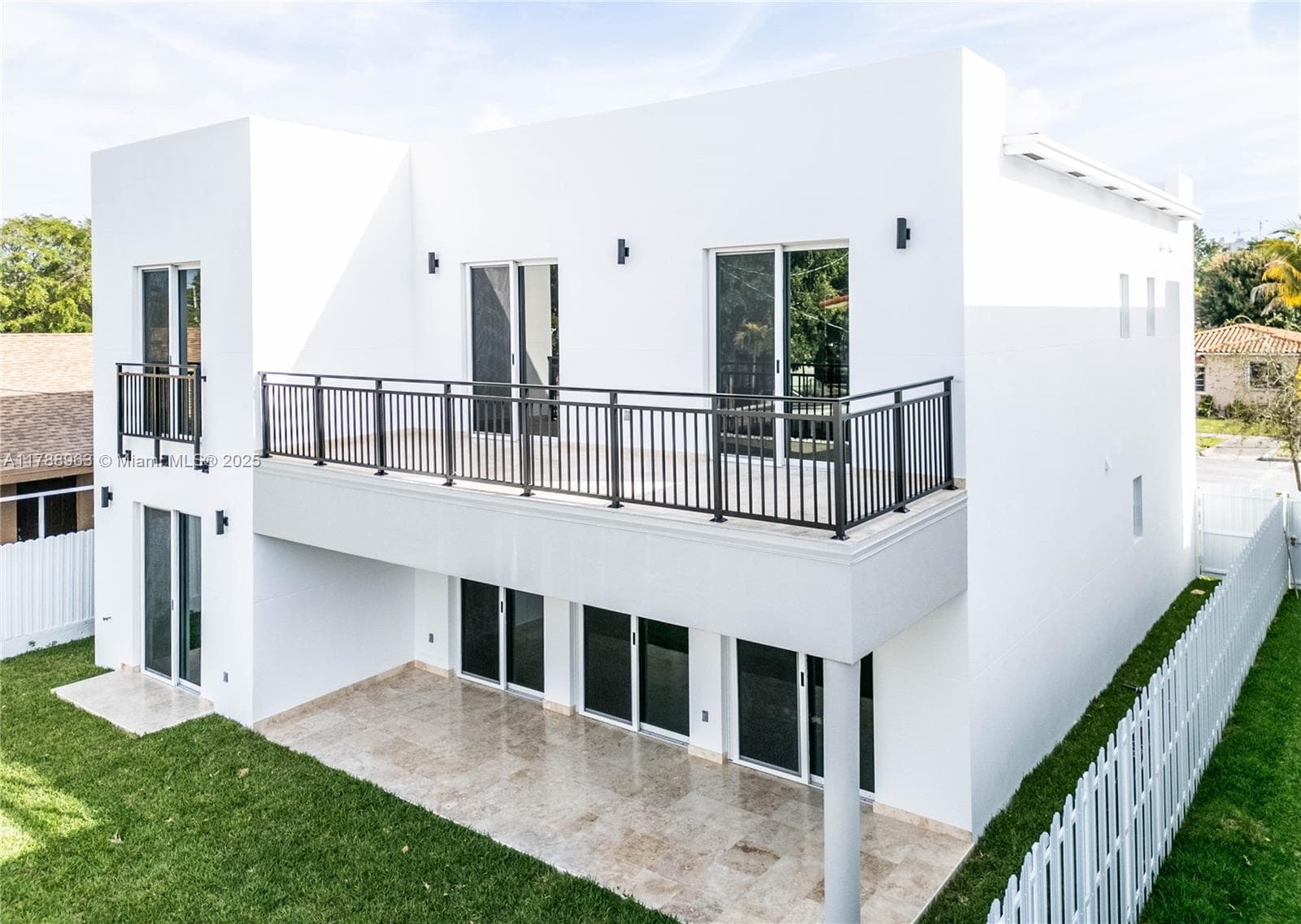 910 SW 24th Rd, Miami FL 33129 photo 3