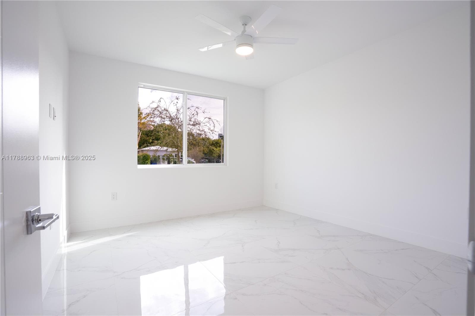 910 SW 24th Rd, Miami FL 33129 photo 5