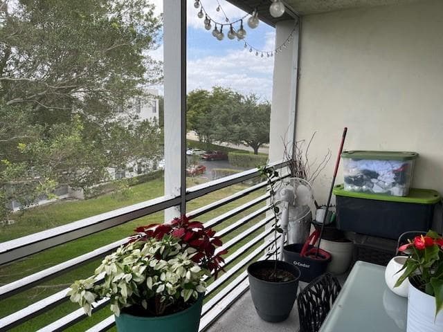 9330 Lagoon Place # 406, Davie FL 33324 photo 2