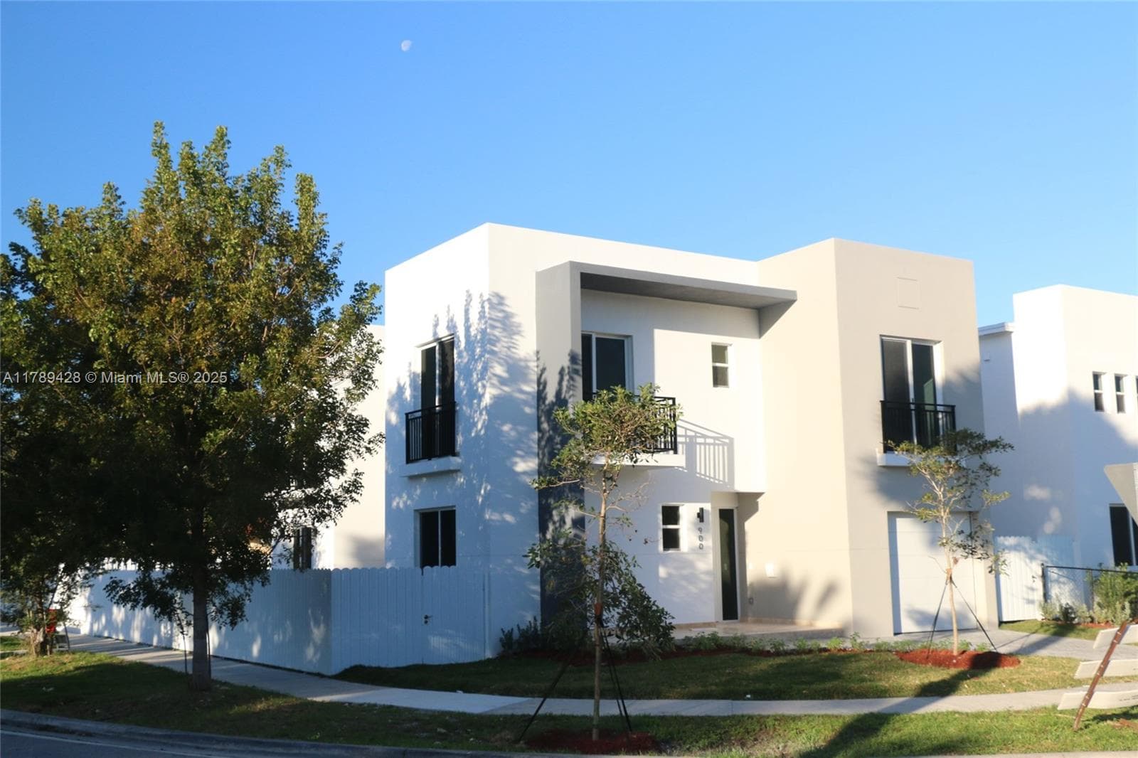 900 SW 24th Rd, Miami FL 33129 photo 2