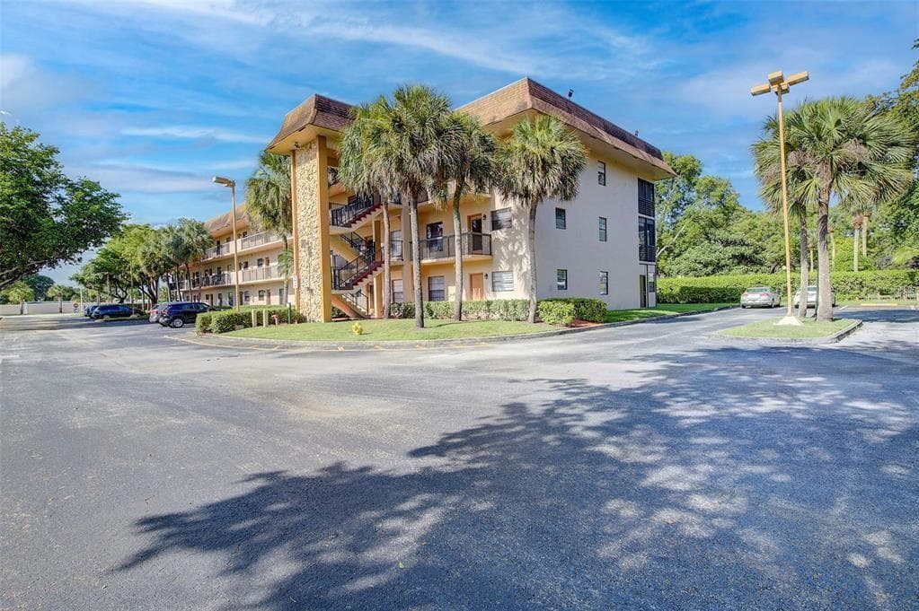 6095 N Sabal Palm Boulevard # 212, Tamarac FL 33319 photo 2