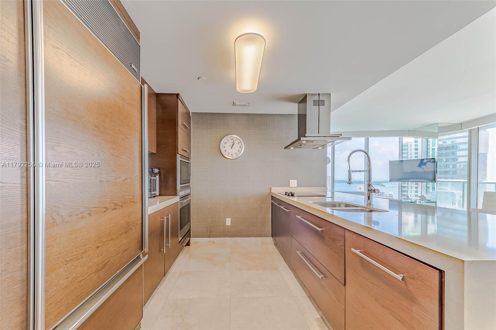 495 Brickell Ave # 2801, Miami FL 33131 photo 3