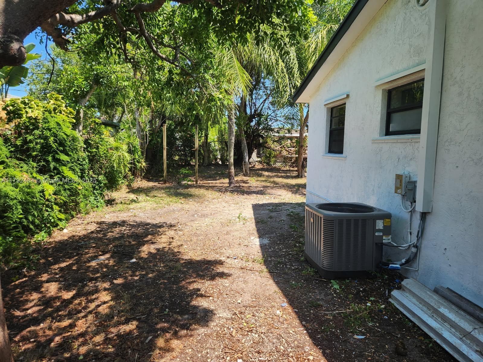 9340 Martinique Dr, Cutler Bay FL 33189 photo 3