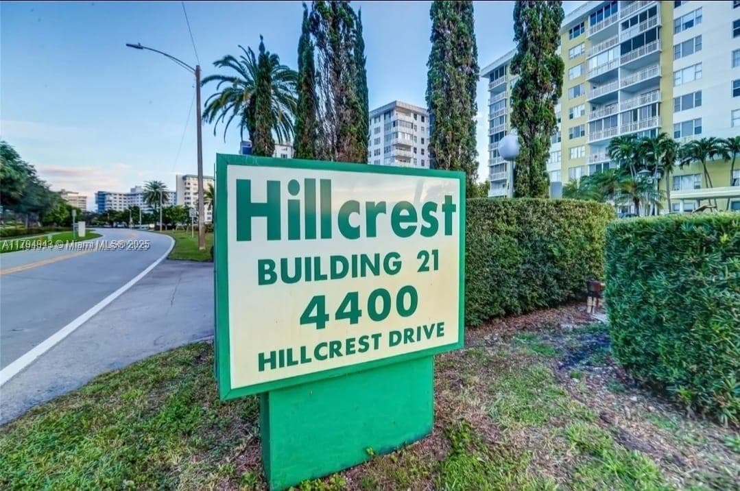 4400 Hillcrest Dr # B, Hollywood FL 33021