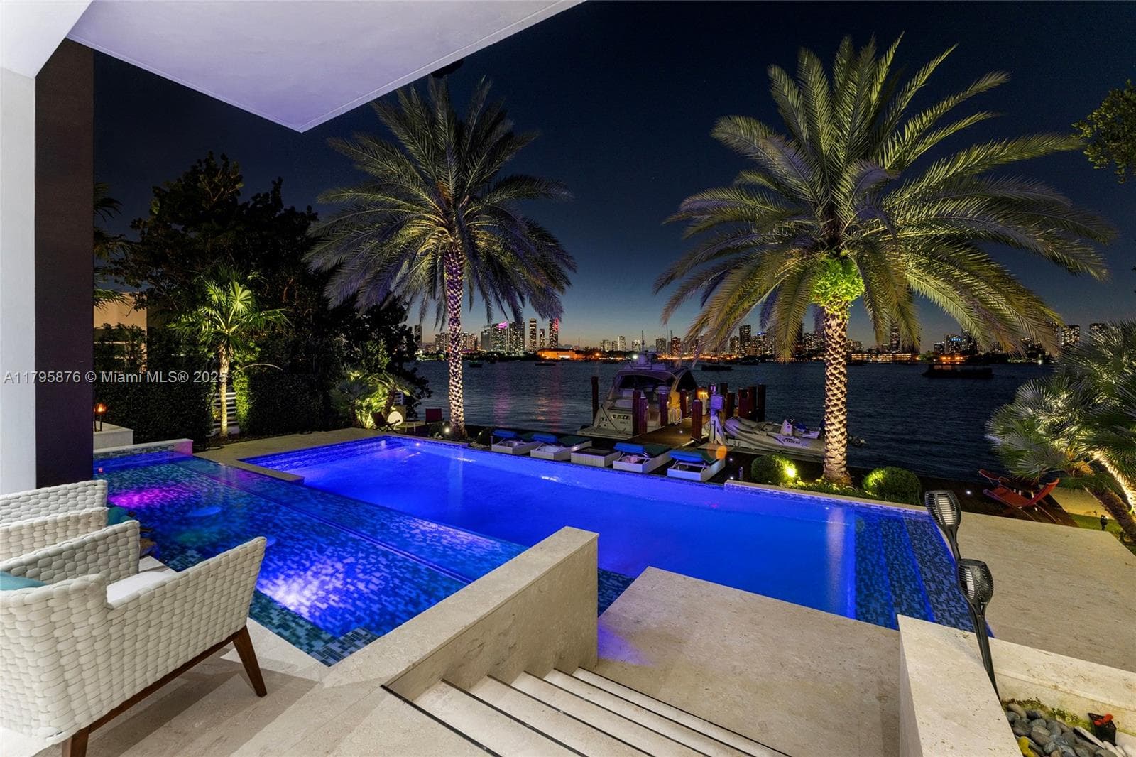 441 N Hibiscus Dr, Miami Beach FL 33139 photo 3