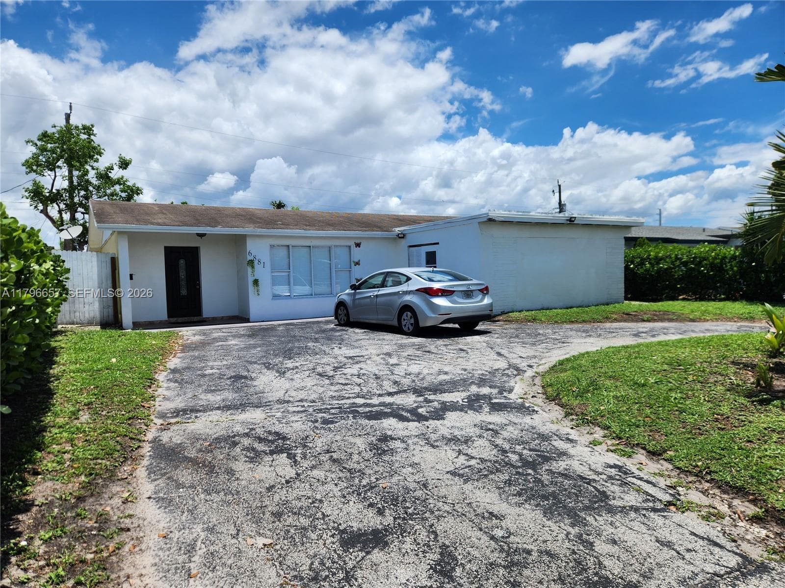 6881 Sheridan St, Hollywood FL 33024 photo 2