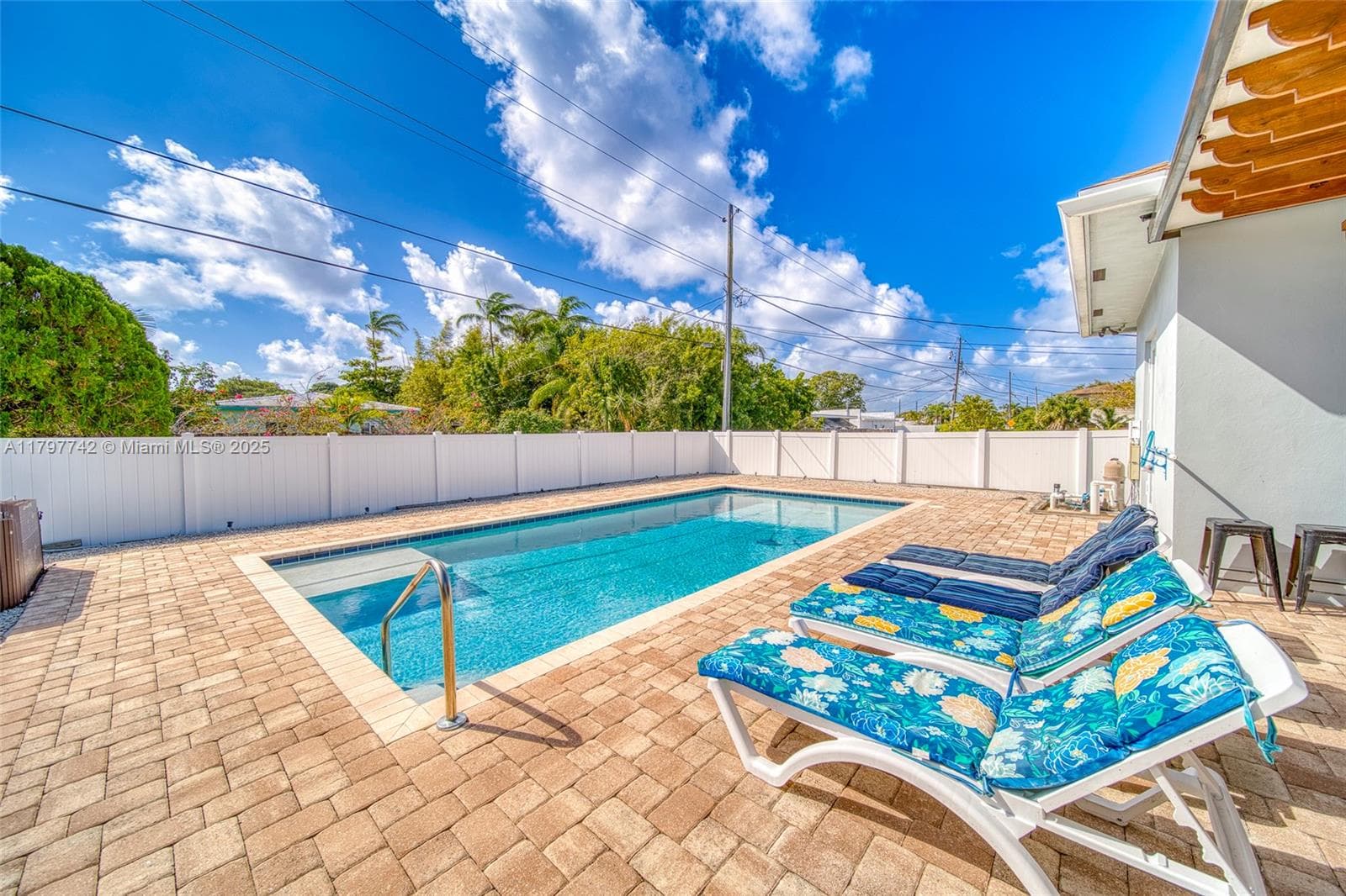 207 SW 11th St, Dania Beach FL 33004 photo 5
