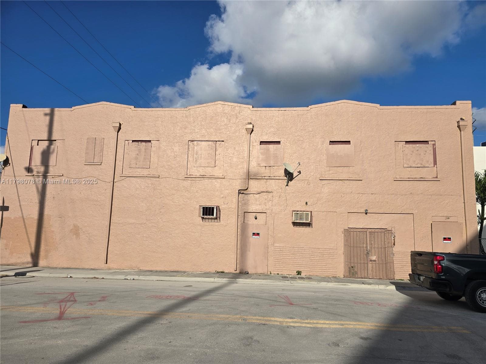 130 NW 14th St, Miami FL 33136 photo 3