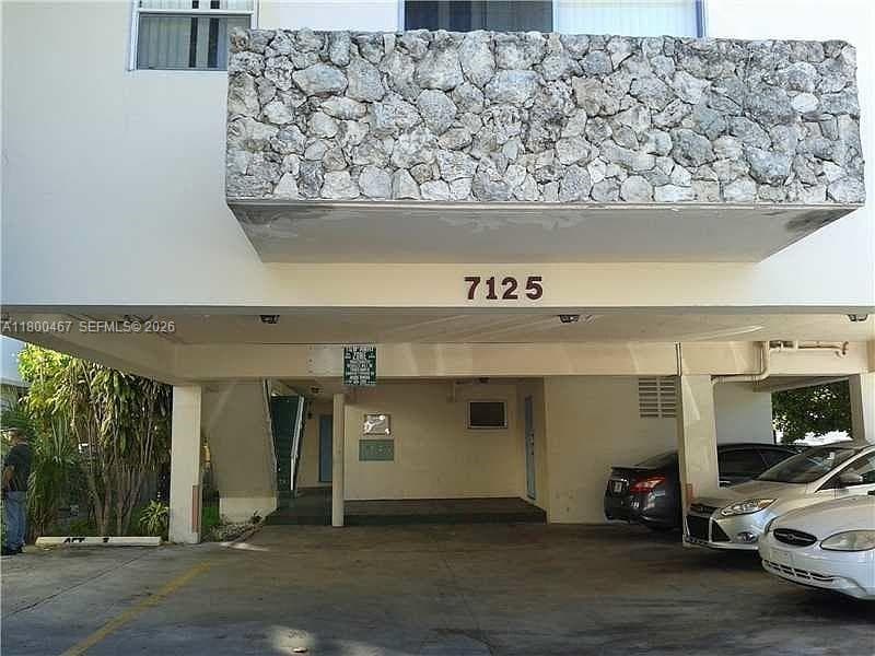 7125 Dickens Ave # 4, Miami Beach FL 33141