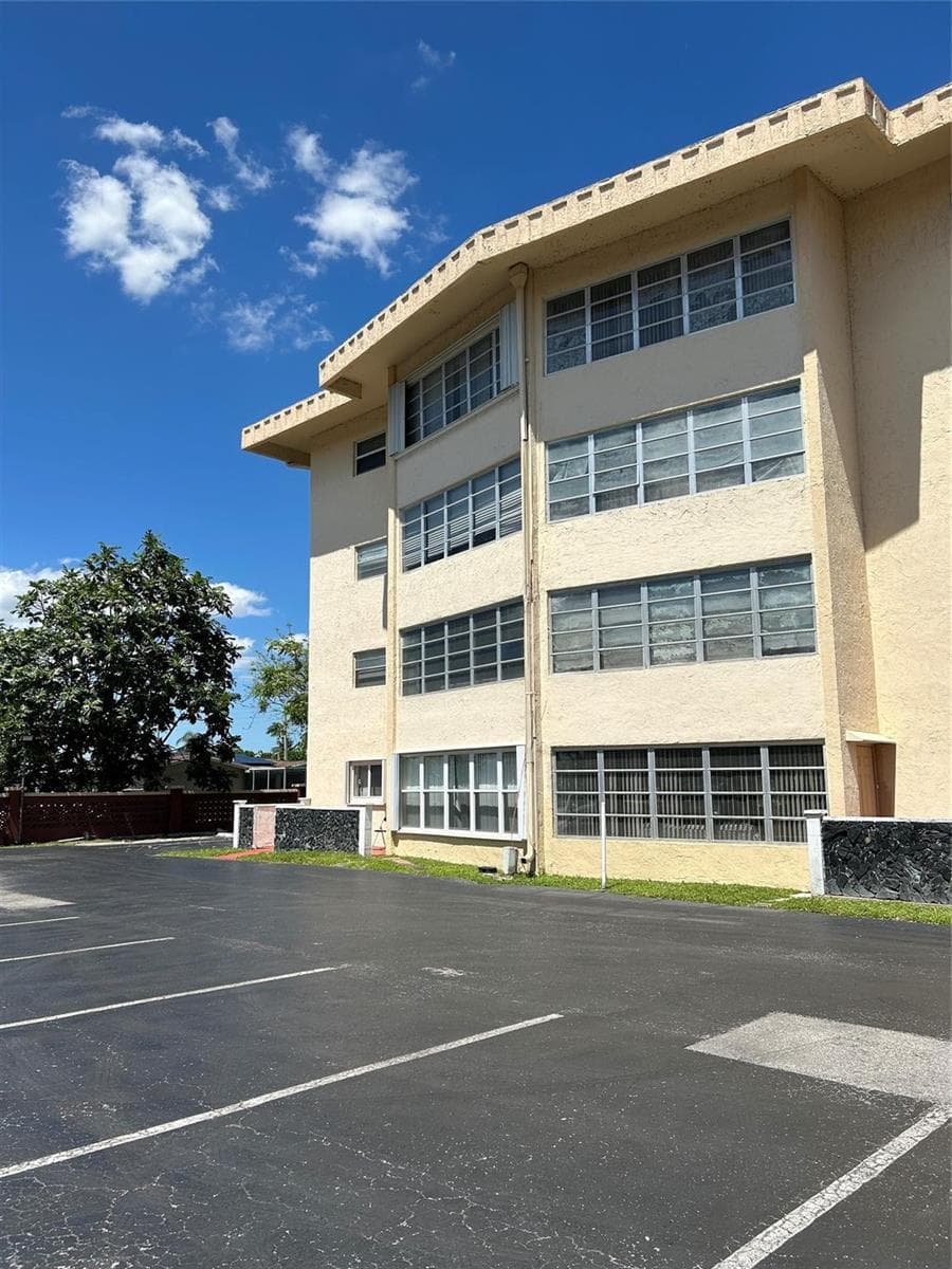 4191 NW 41st Street # 312, Lauderdale Lakes FL 33319 photo 3