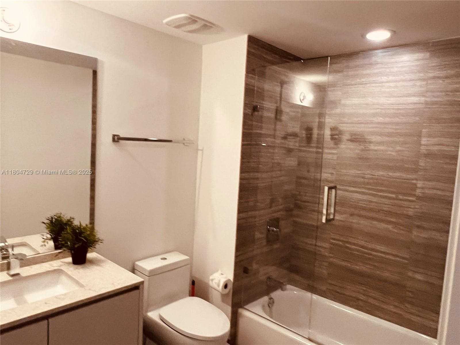 1010 Brickell Ave # 2710, Miami, FL 33131 photo 5