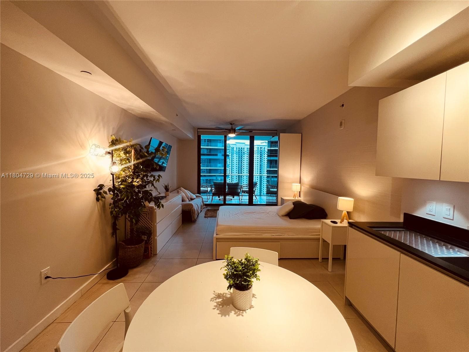 1010 Brickell Ave # 2710, Miami, FL 33131 photo 4