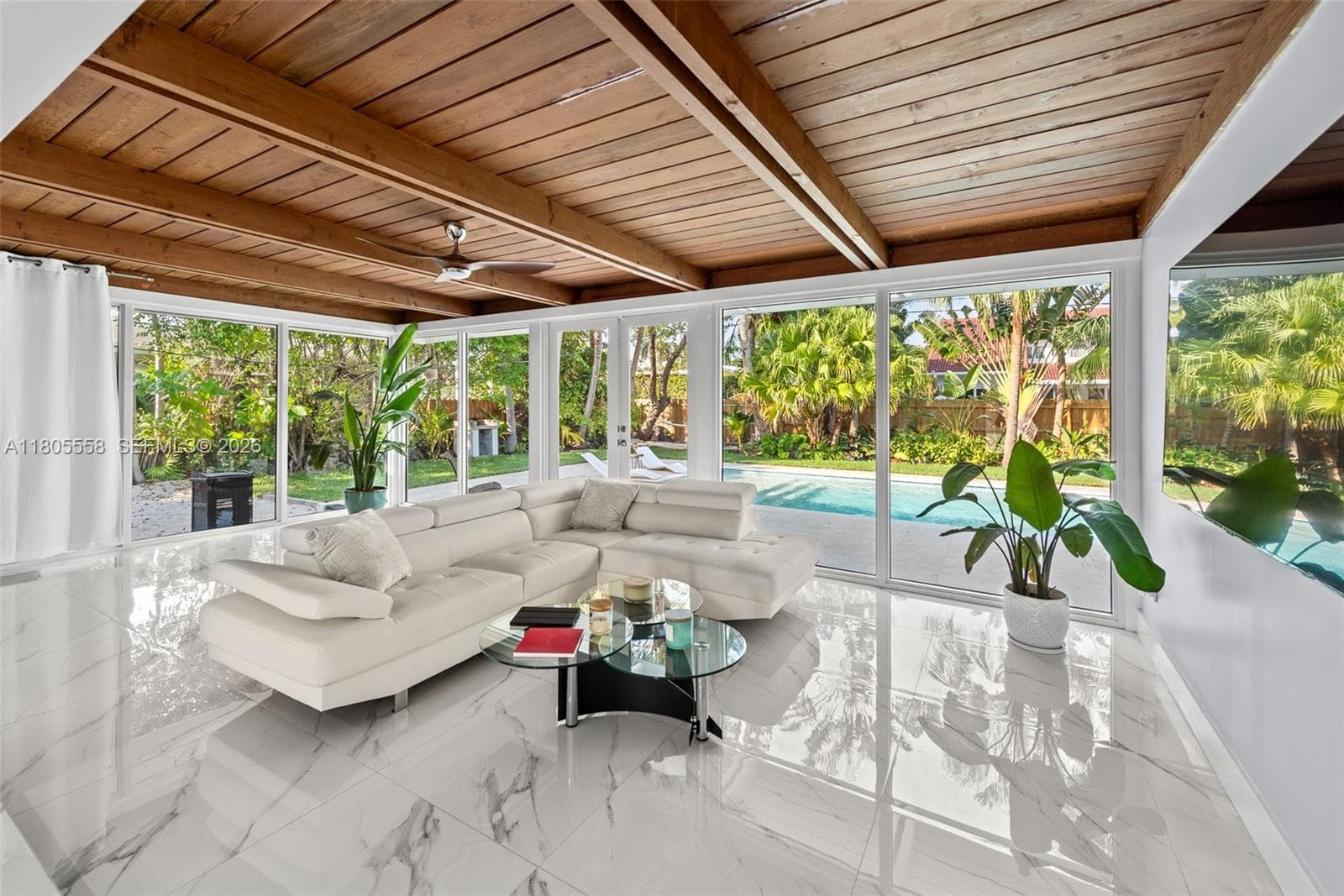 1025 Washington St, Hollywood FL 33019 photo 4