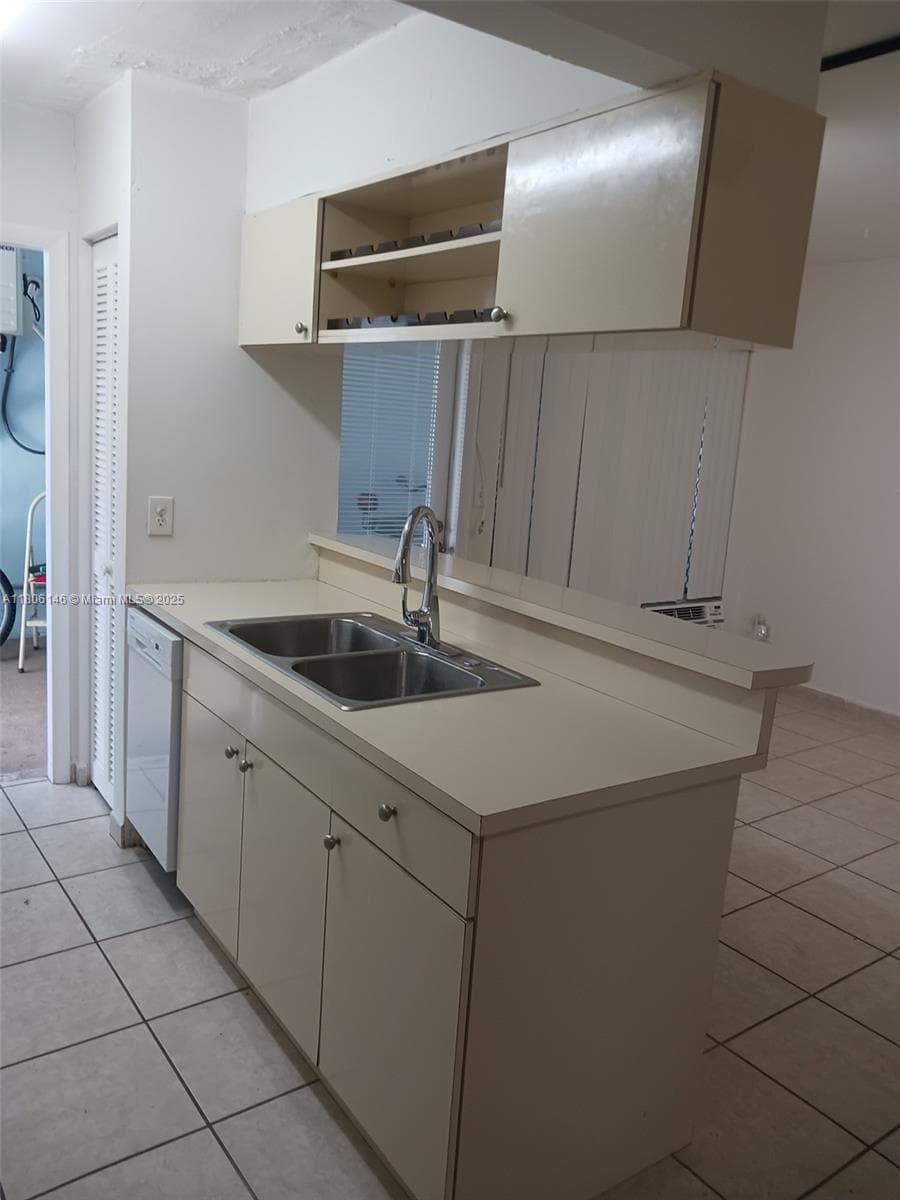 2700 NE 135th St # 30, North Miami FL 33181 photo 4