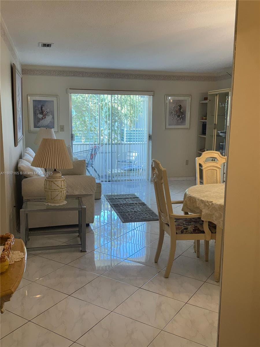 1395 NE 167th St # 203, Miami FL 33162 photo 2