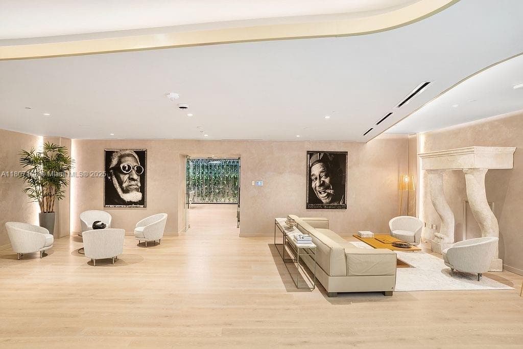 1000 Brickell Plz # 2705, Miami FL 33131 photo 3