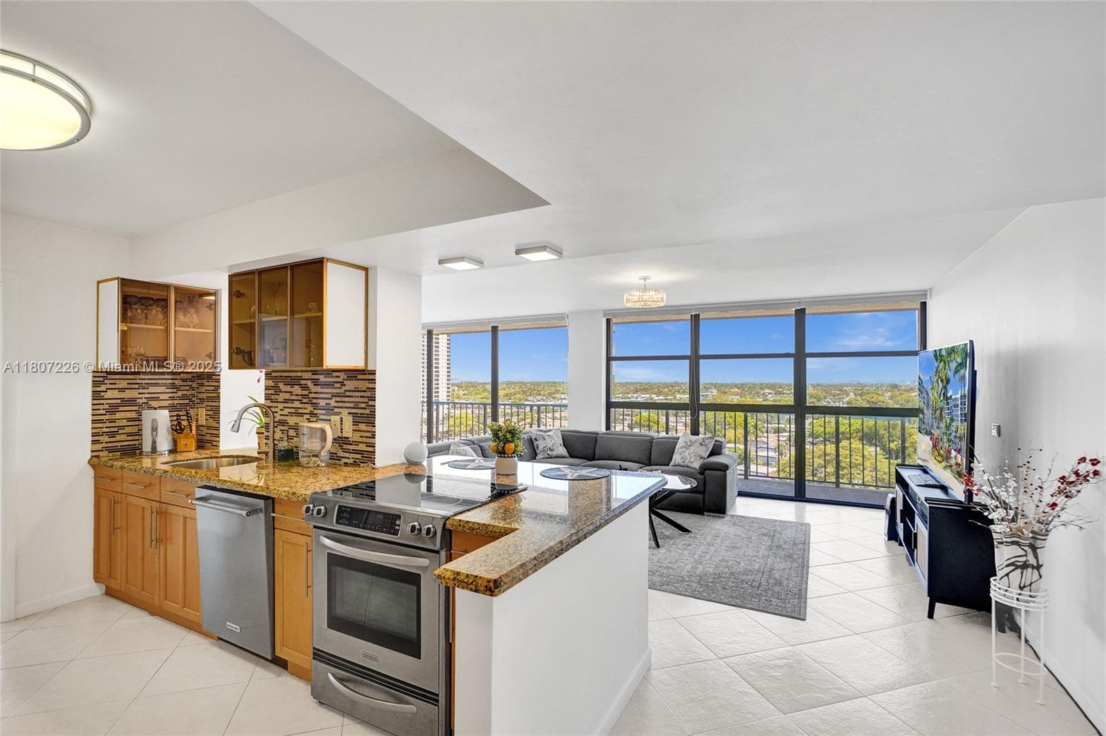 200 Leslie Dr # 1031, Hallandale Beach FL 33009 photo 3
