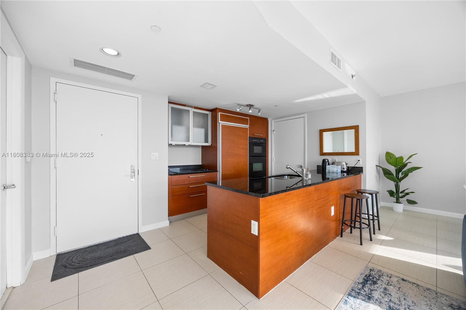 1830 S Ocean Dr # 1807, Hallandale Beach FL 33009 photo 2