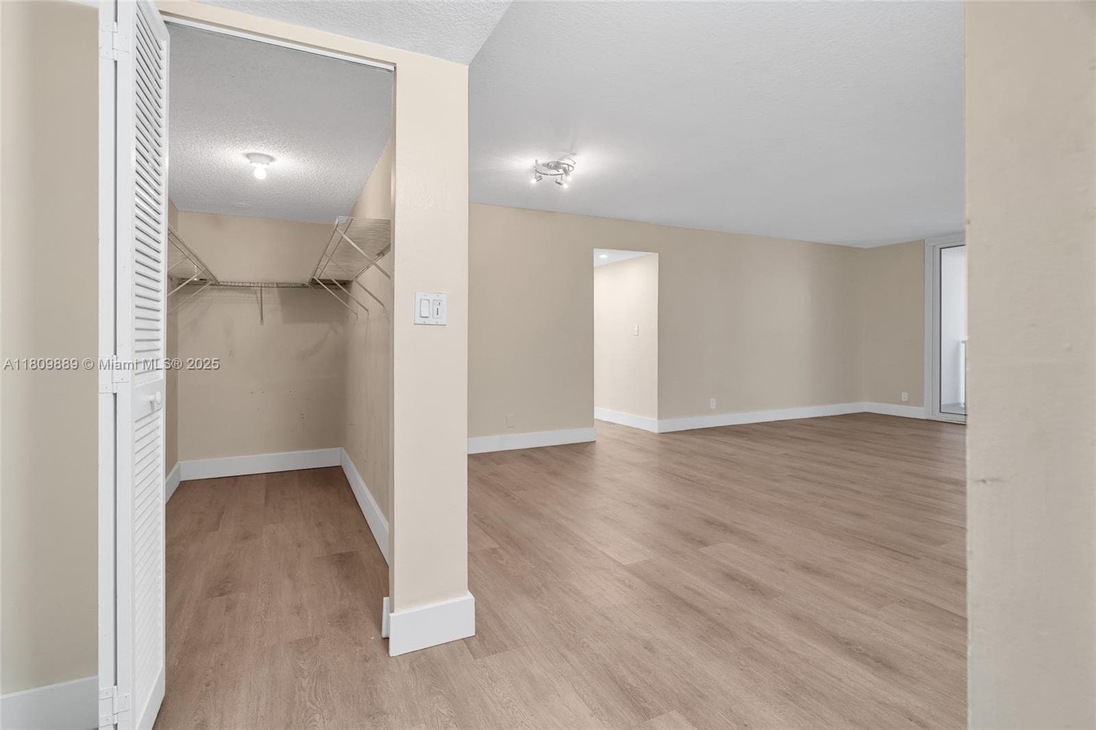 1904 S Ocean Dr # 1004, Hallandale Beach FL 33009 photo 5