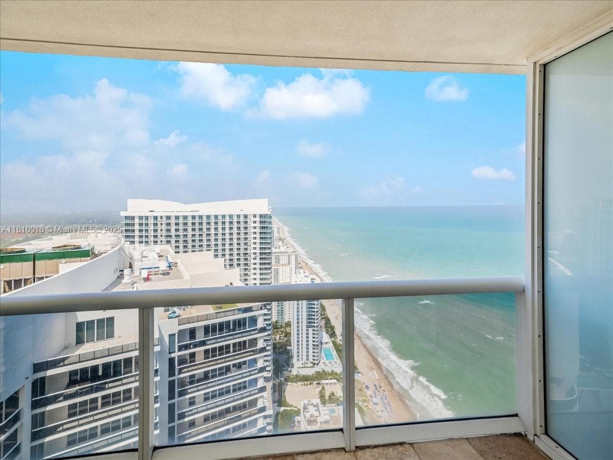 1830 S Ocean Dr # 5009, Hallandale Beach FL 33009