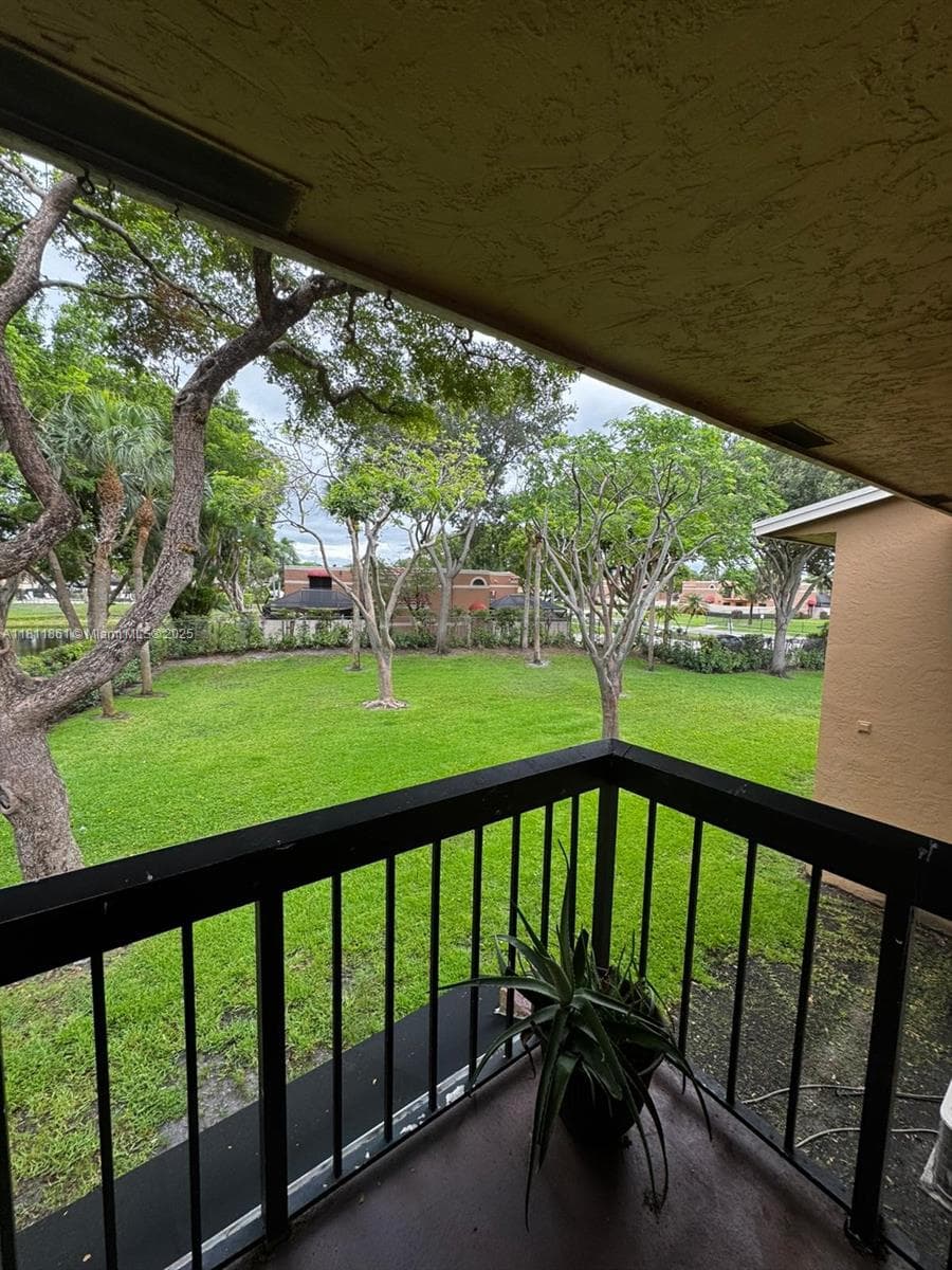 6023 10th Ave N # 215, Green Acres FL 33463 photo 4