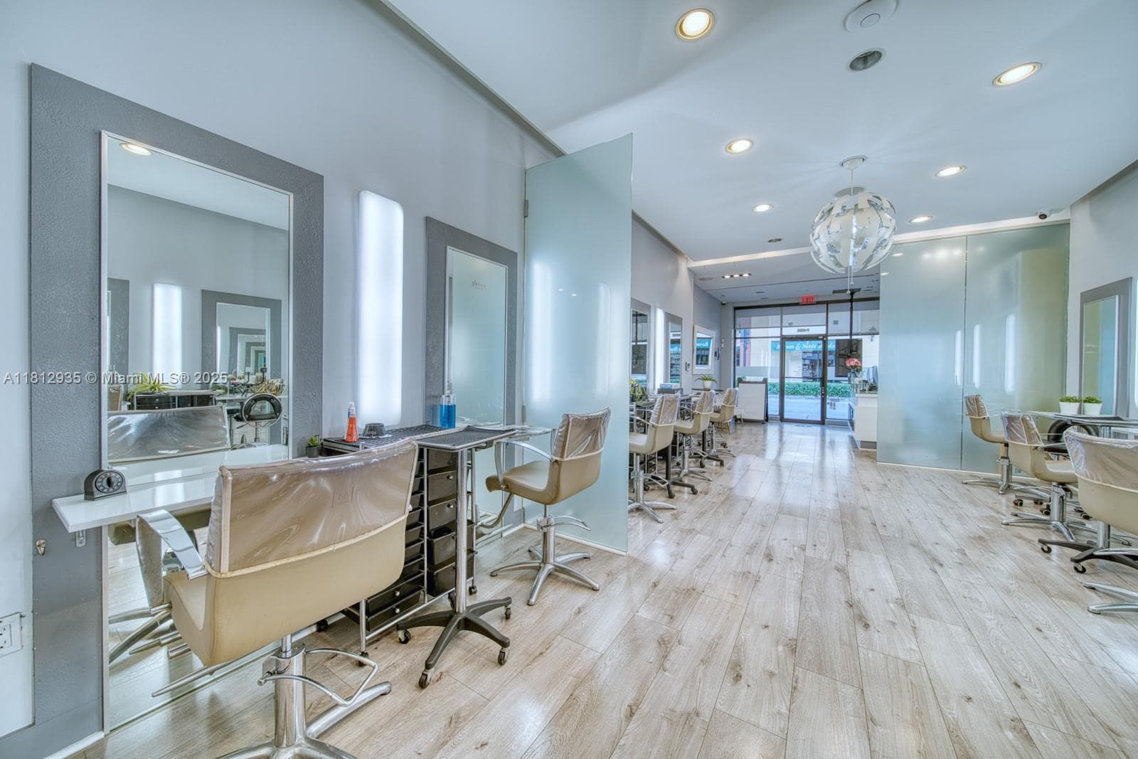 Full Service Beauty Salon On Sunset Dr & 57th Ave, Coral Gables FL 33143 photo 5