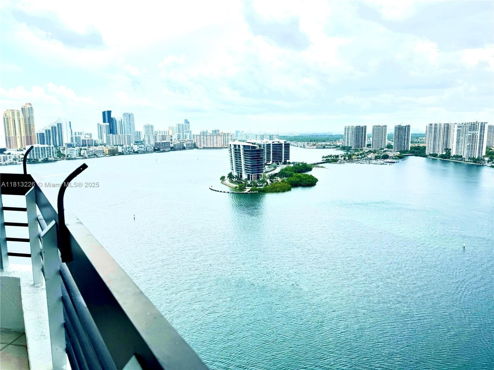 3530 Mystic Pointe Dr # 3001, Aventura FL 33180 photo 2