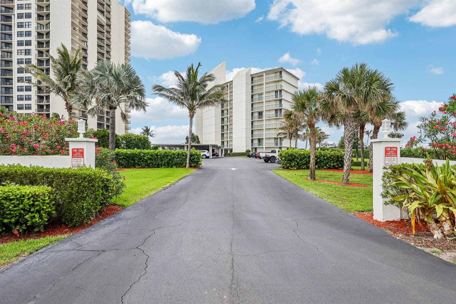 5400 N Ocean Drive E, Singer Island FL 33404 photo 2