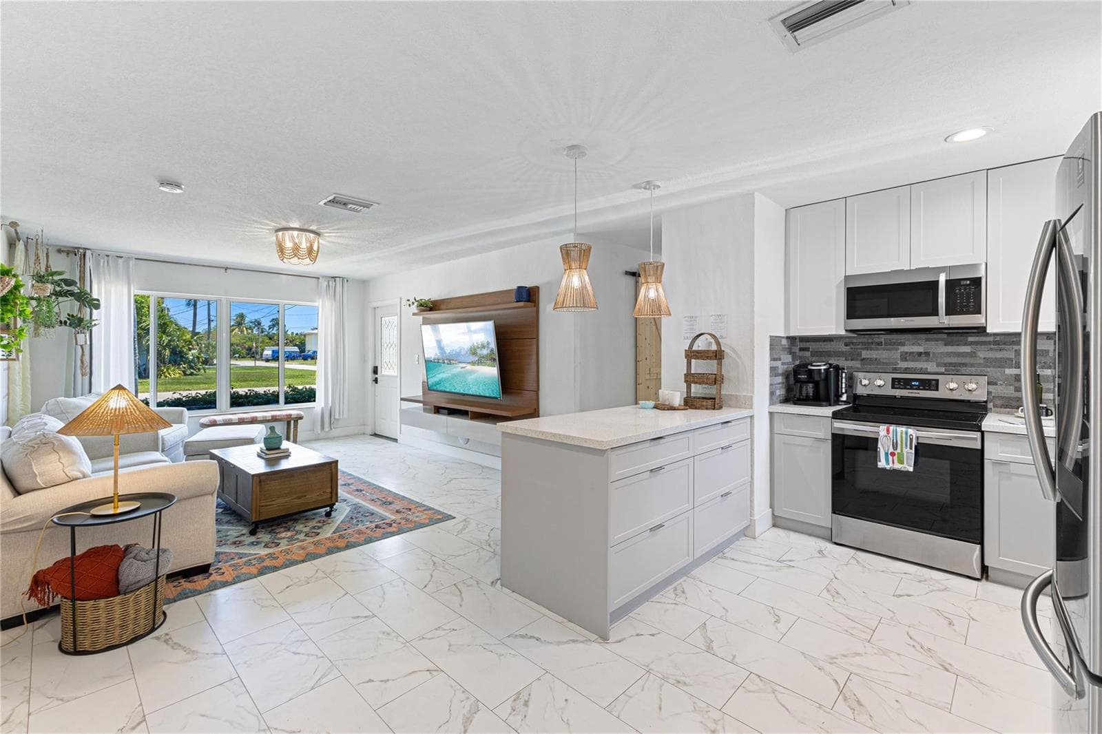 14 NE 29th Street, Wilton Manors FL 33334 photo 2