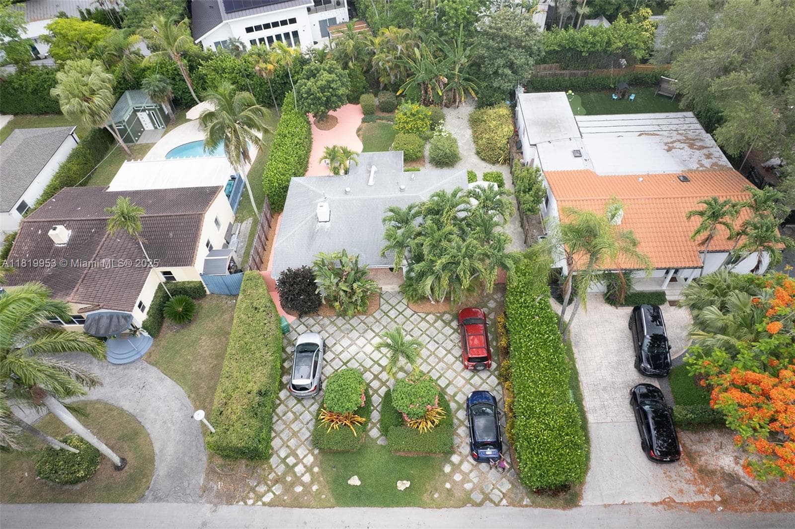 4245 Braganza Ave, Miami FL 33133 photo 2