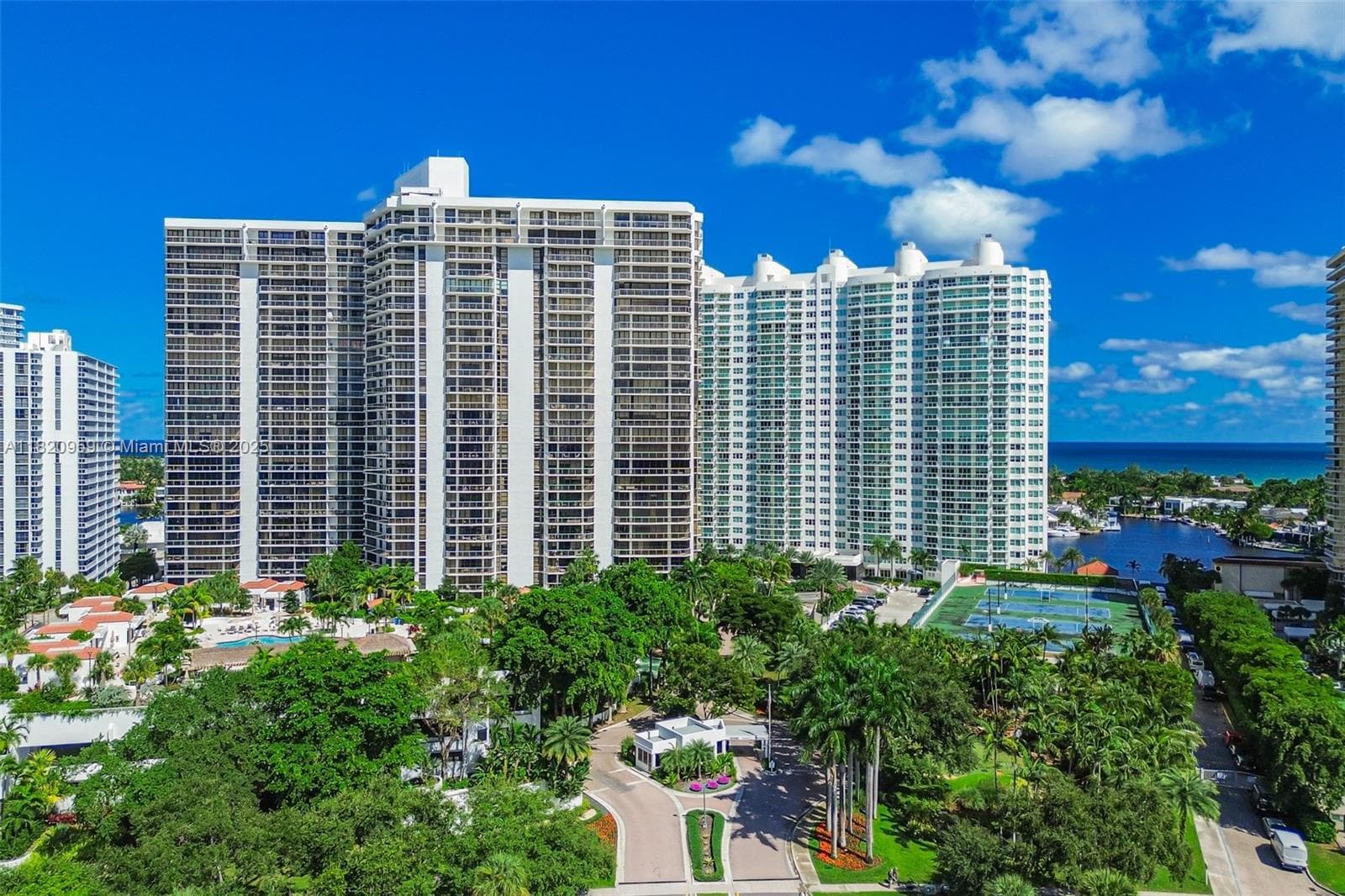20281 E Country Club Dr # 1412, Aventura FL 33180 photo 3