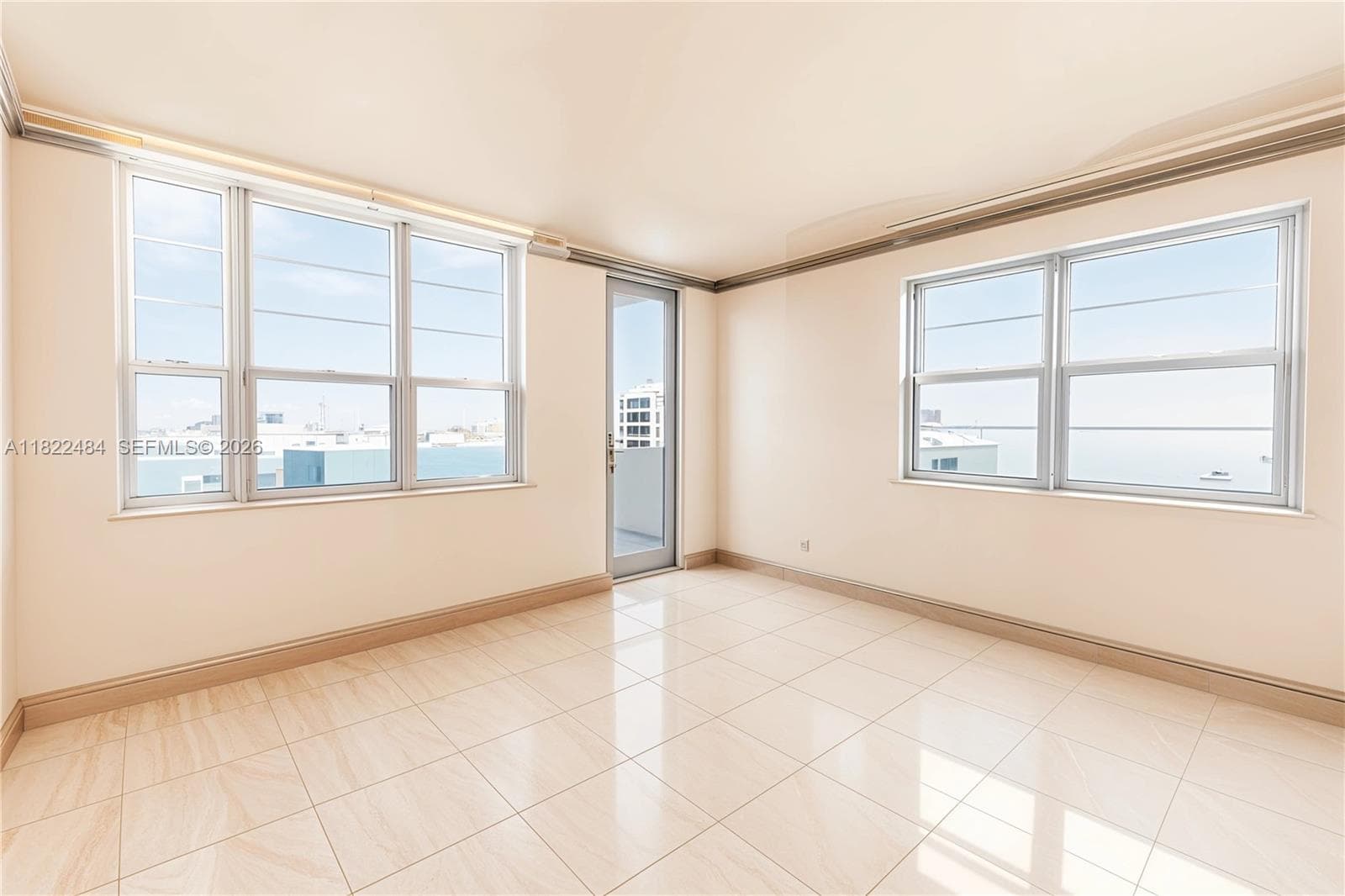 100 Lincoln Rd # 811, Miami Beach FL 33139 photo 2