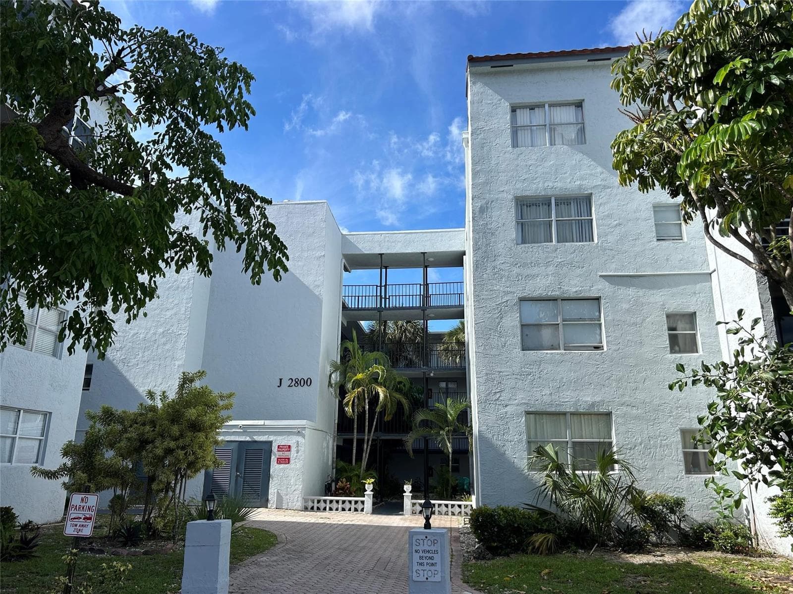 2800 Somerset Drive # 109J, Lauderdale Lakes FL 33311 photo 2
