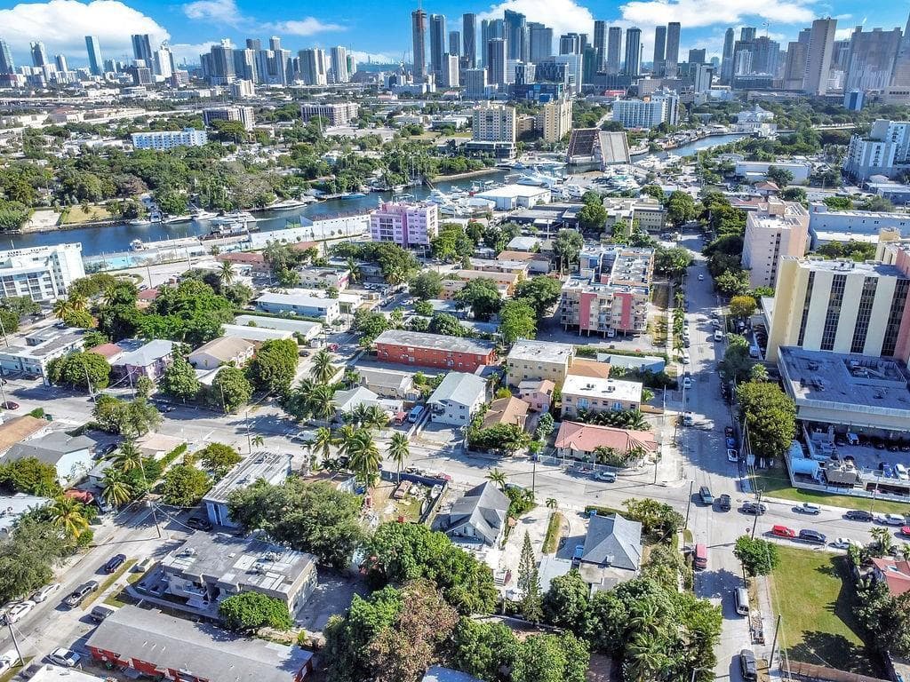 429 NW 10th Avenue, Miami FL 33128 photo 4