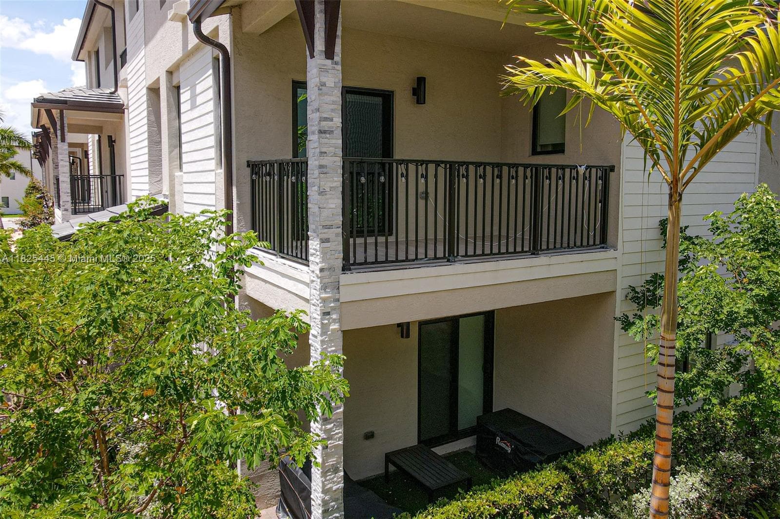 4269 NW 83rd Path, Doral FL 33166 photo 3