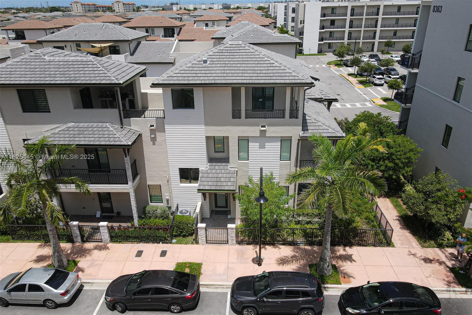 4269 NW 83rd Path, Doral FL 33166 photo 5