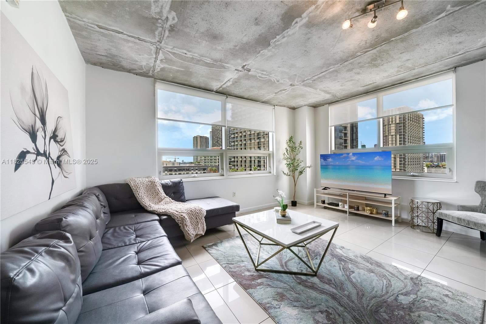 3250 NE 1st Ave # 1016, Miami, FL 33137 photo 4