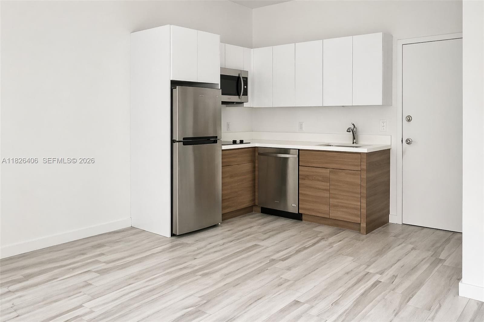 1560 Meridian Ave # 206, Miami Beach FL 33139 photo 2