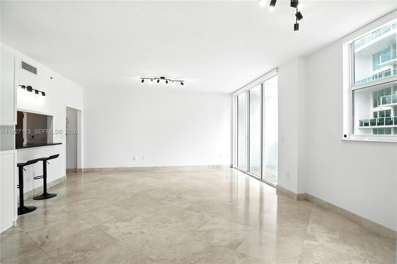 31 SE 5th St # 4021, Miami FL 33131 photo 3