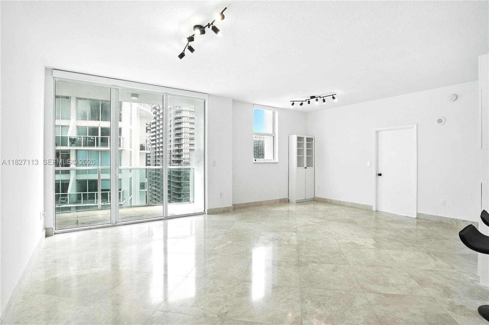 31 SE 5th St # 4021, Miami FL 33131 photo 5