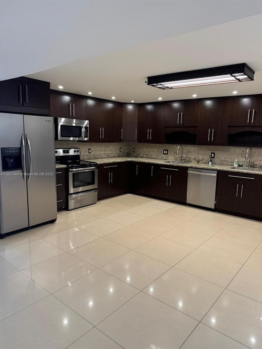 20401 NE 30th Ave # 8, Aventura FL 33180 photo 2