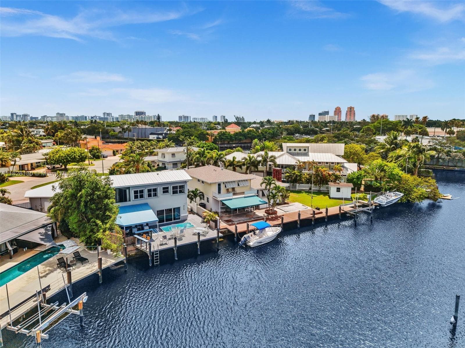 2108 NE 24th St, Wilton Manors FL 33305 photo 4