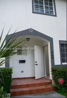 968 N 18th Ct, Hollywood FL 33020 photo 2