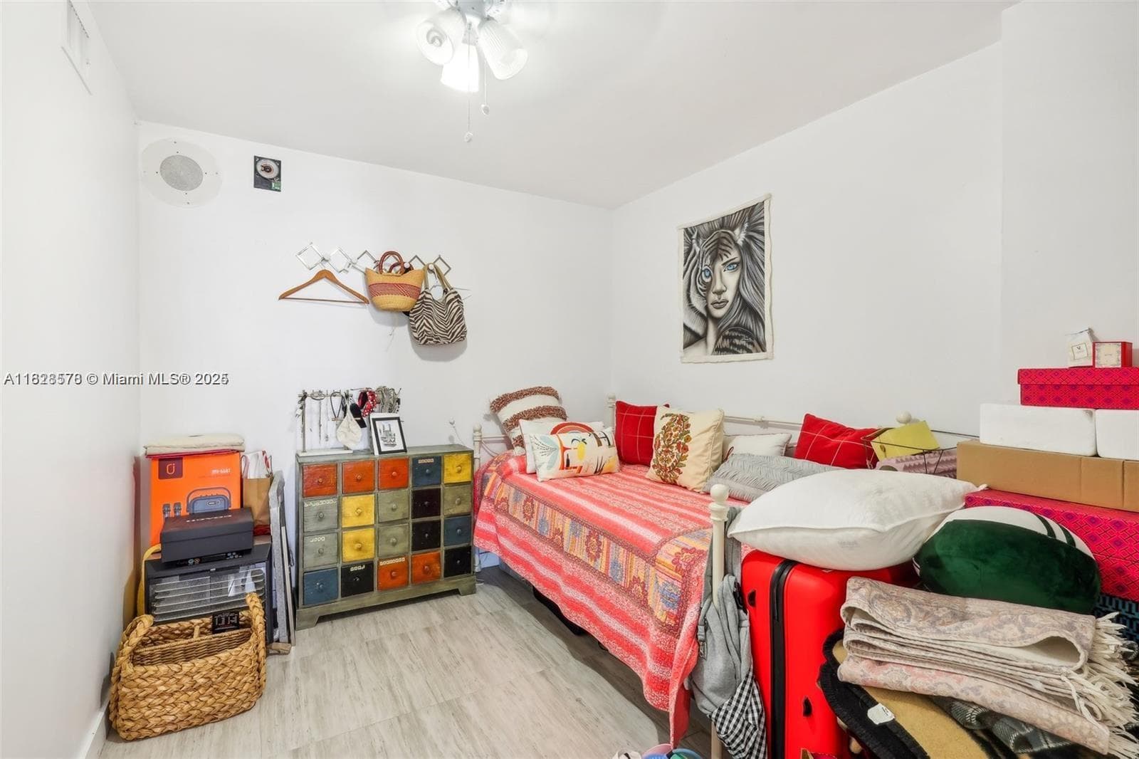 2401 Collins Ave # 1011, Miami Beach FL 33140 photo 5