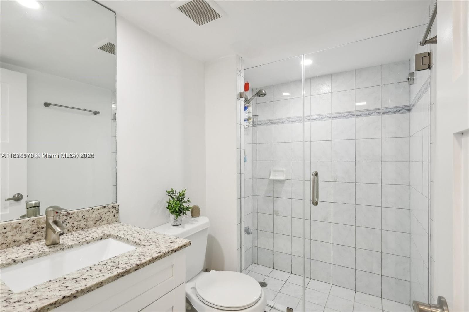 2401 Collins Ave # 1011, Miami Beach FL 33140 photo 4