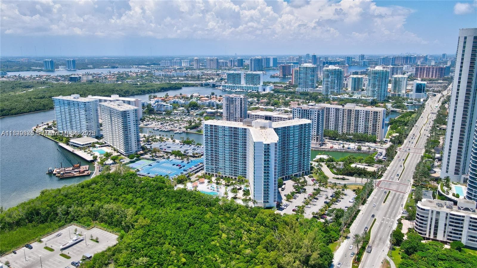 100 Bayview Dr # 1405, Sunny Isles Beach FL 33160 photo 3