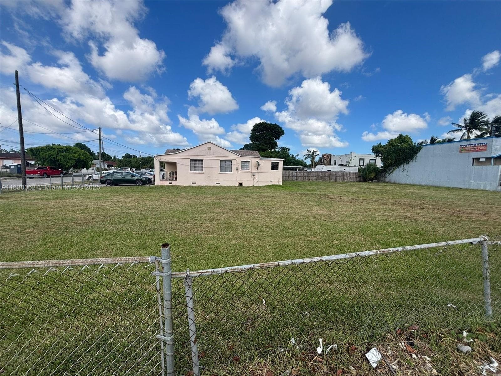 3186 NW 33rd St, Miami FL 33142 photo 2