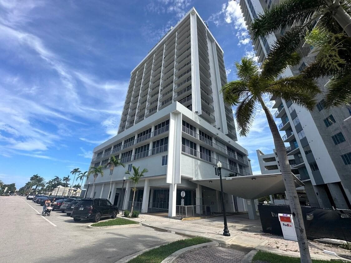 1720 E Harrison Street # 18-A, Hollywood FL 33020 photo 2