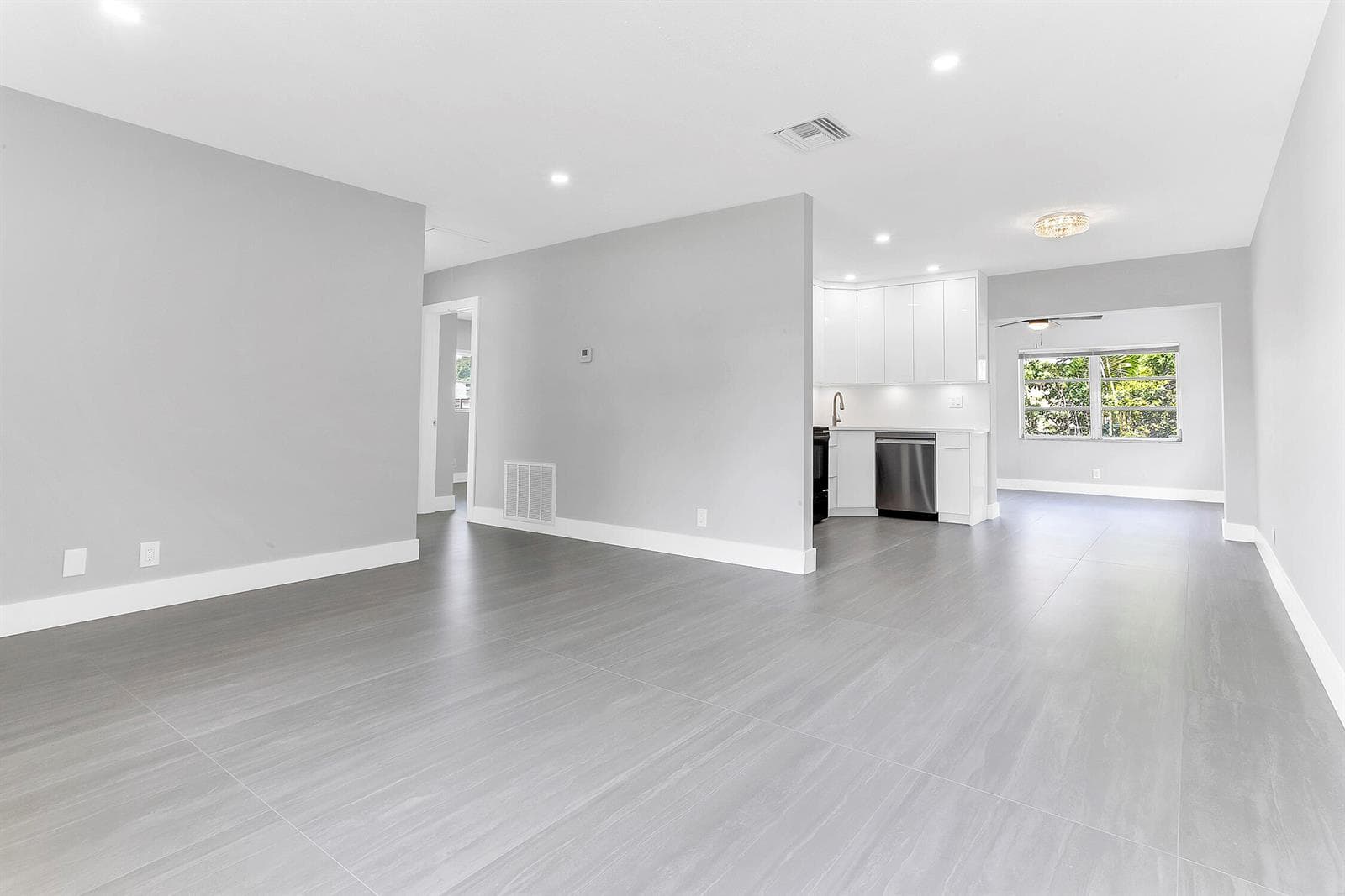 7609 NW 70 Avenue, Tamarac FL 33321 photo 5